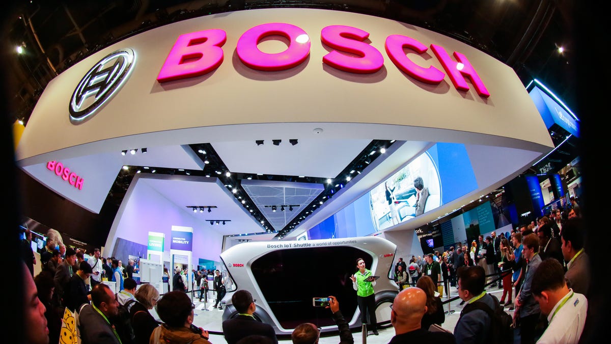 025-big-booths-of-ces-2019-central-hall-lvcc