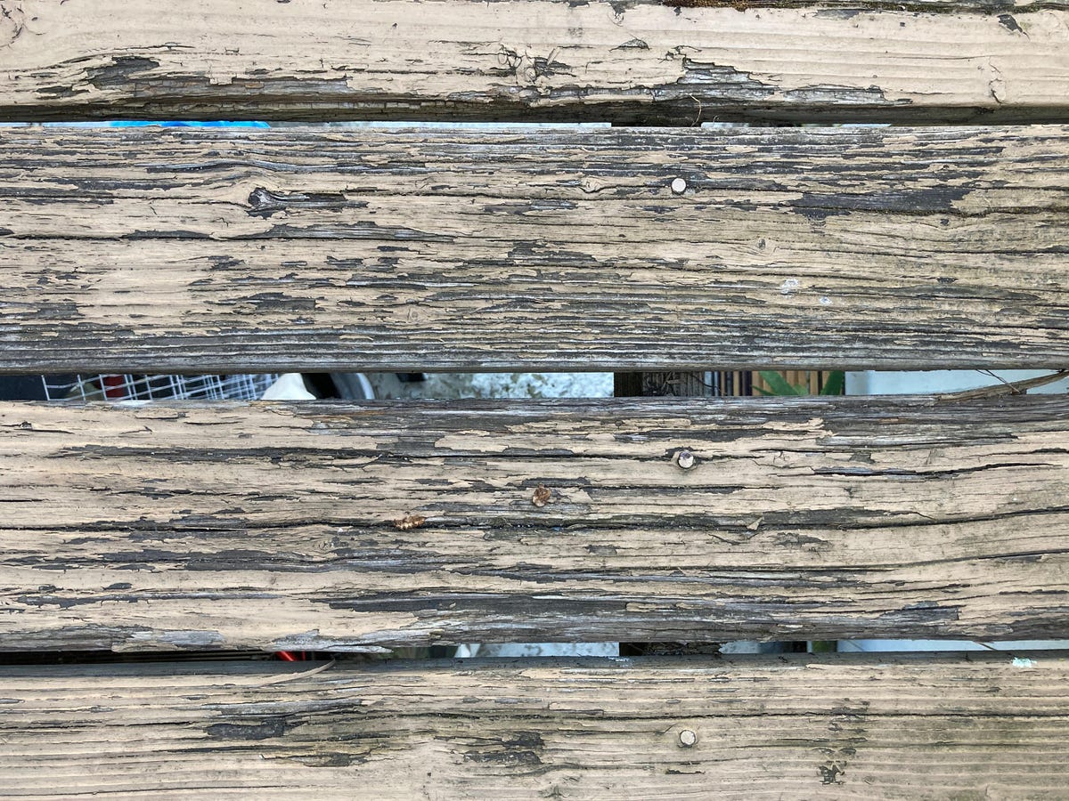 phone-se-wood-slates-texture