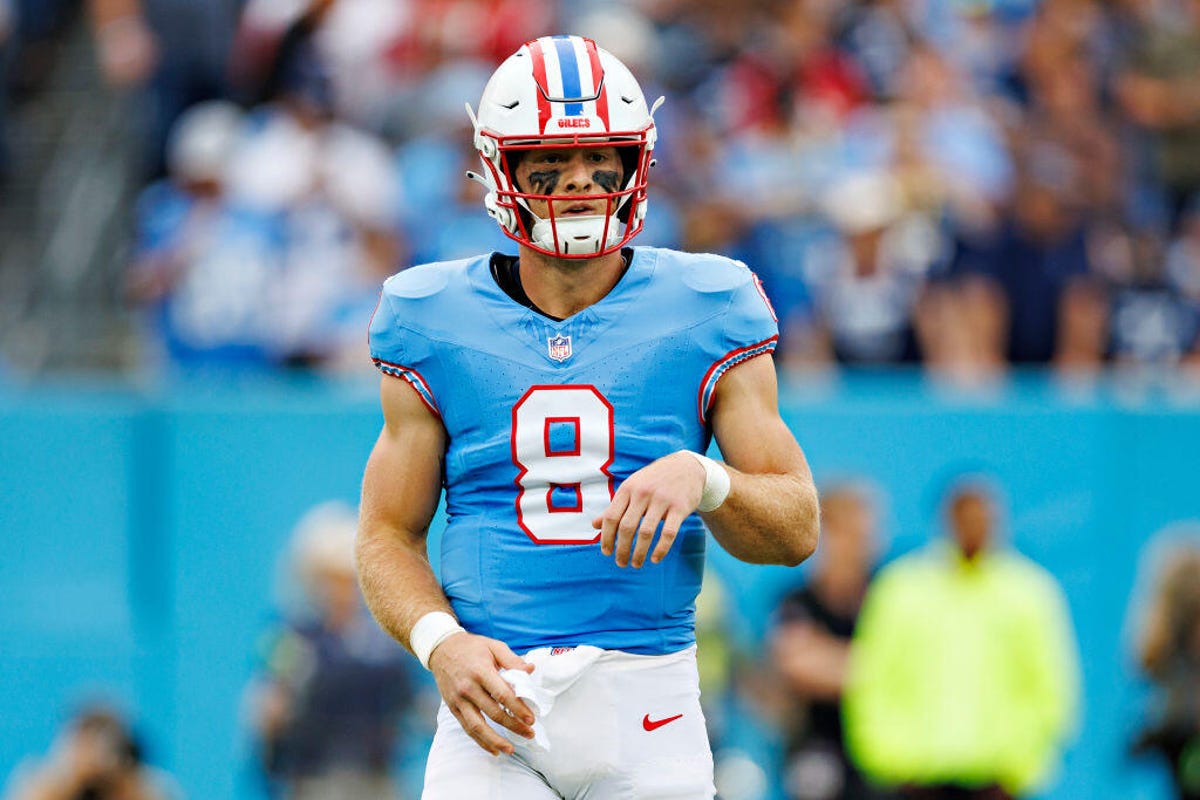 Tennessee Titans quarterback Will Levis in a throwback Houston Oilers uniform