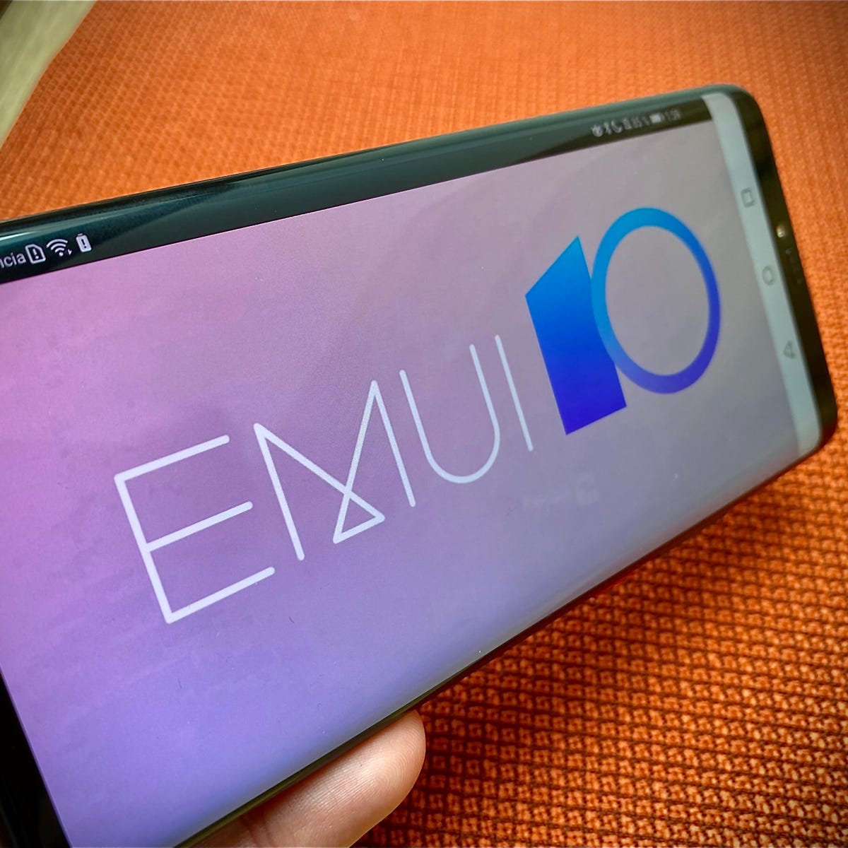 bladzijde Bot werk Huawei EMUI 10 Android skin update is available but some phones can't  download it - CNET