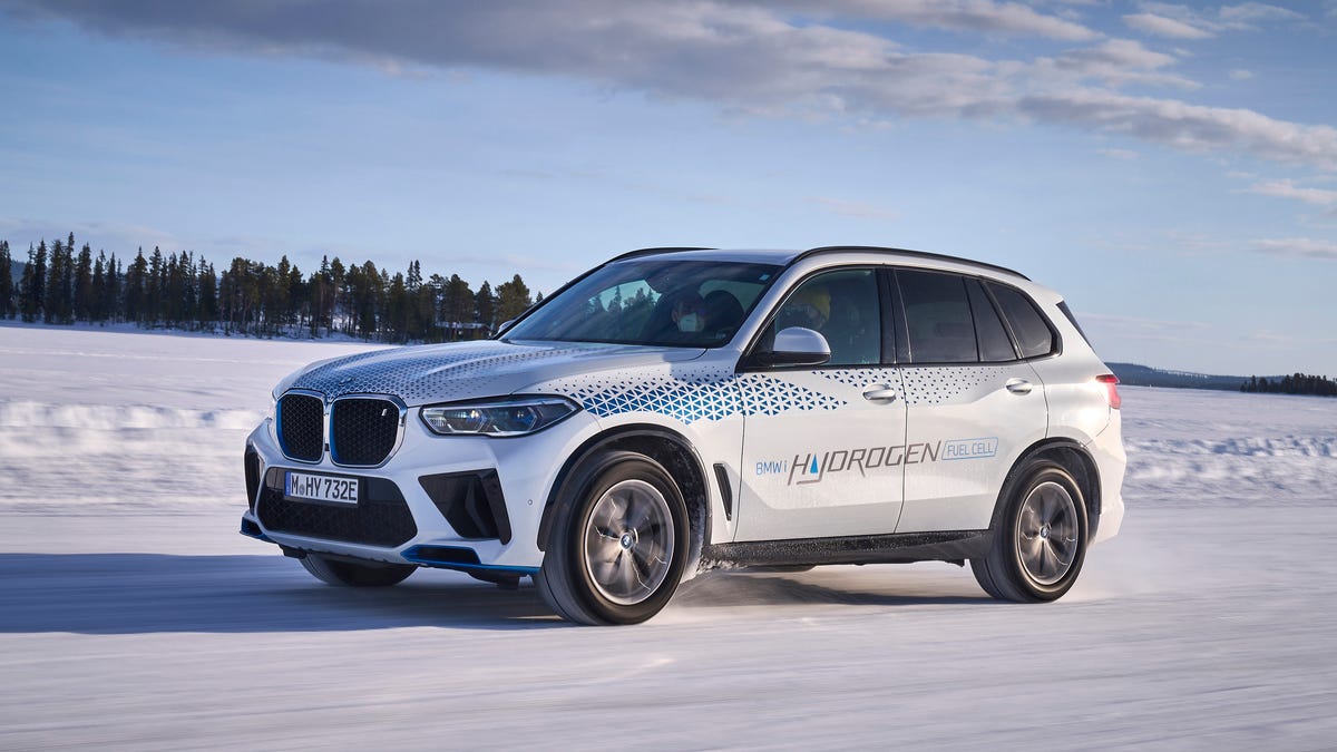 Modified Fuel Cell iX5 Electric SUV Spearheads BMW’s Hydrogen Efforts