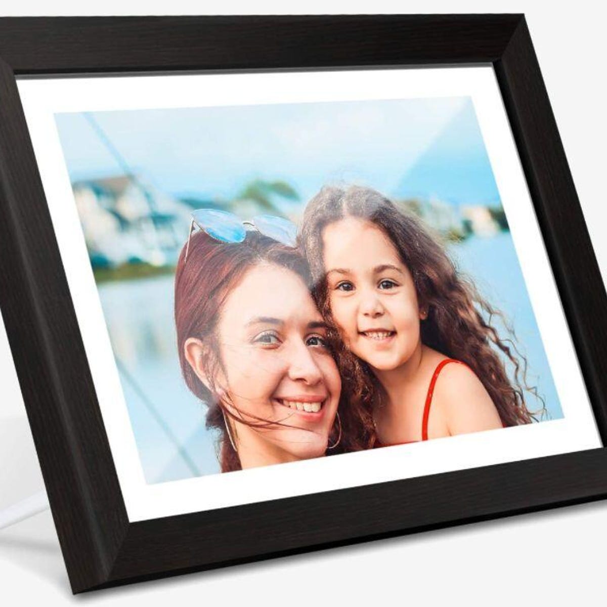 Enjoy beloved photos with this 10.1-inch digital photo frame for $68 (Update: - CNET