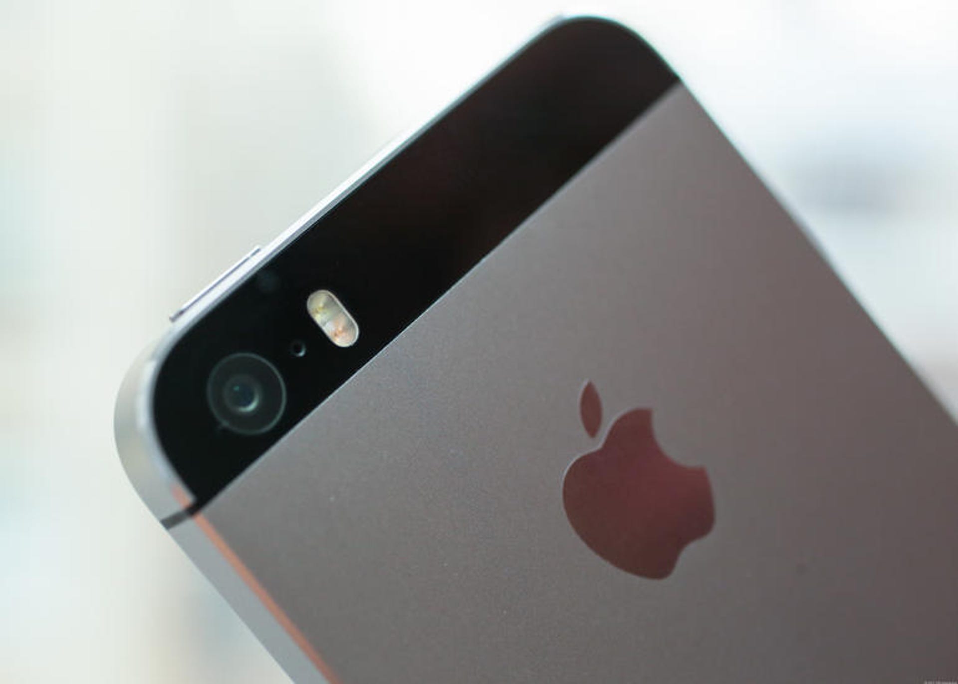 iPhone 8 Plus review: Cutting-edge power in a familiar design - CNET