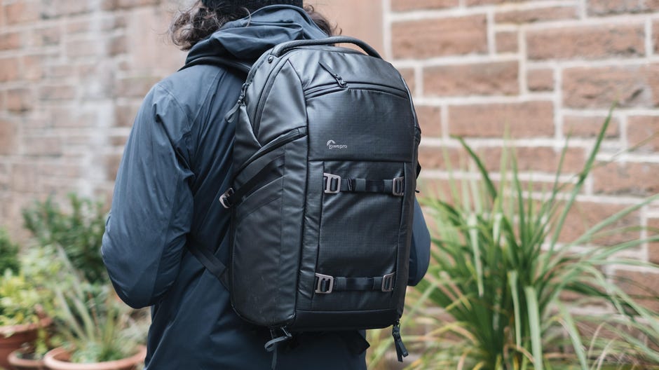 pivot Junction apology Best Camera Bag and Backpack for 2023 - CNET