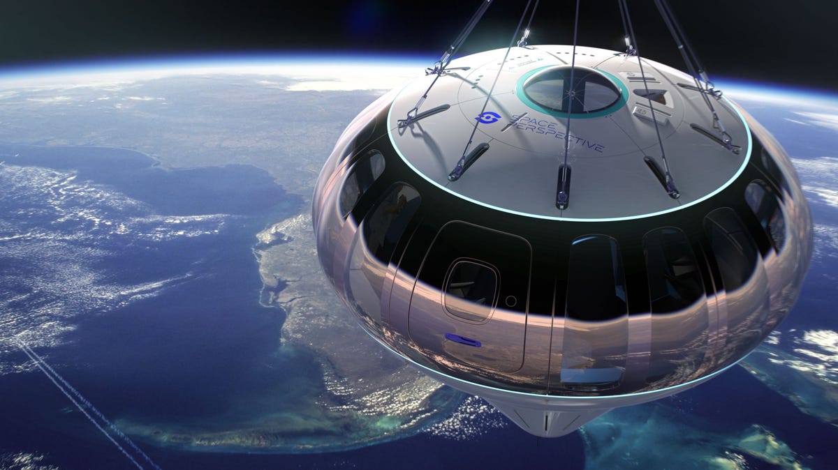 Space Balloon Company's Luxurious 'Space Lounge' Has Bar, Mood Lighting -  CNET