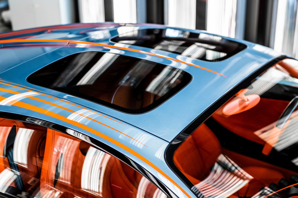 Bugatti Chiron Super Sport with Vagues de Lumière paint