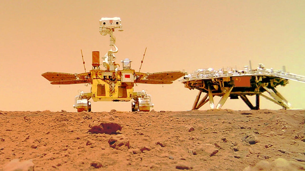 تؤكد صور وكالة ناسا أن مركبة Zhurong Mars Rover الصينية لم تتغير منذ شهور