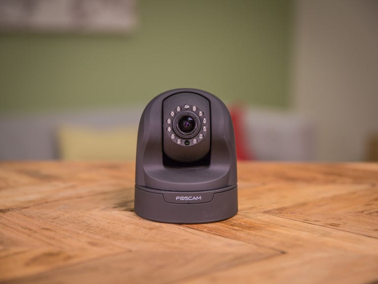 Elastisch gebied Bully Foscam Plug and Play Wireless IP Camera FI9826P review: This DIY security  camera is pretty bare bones - CNET