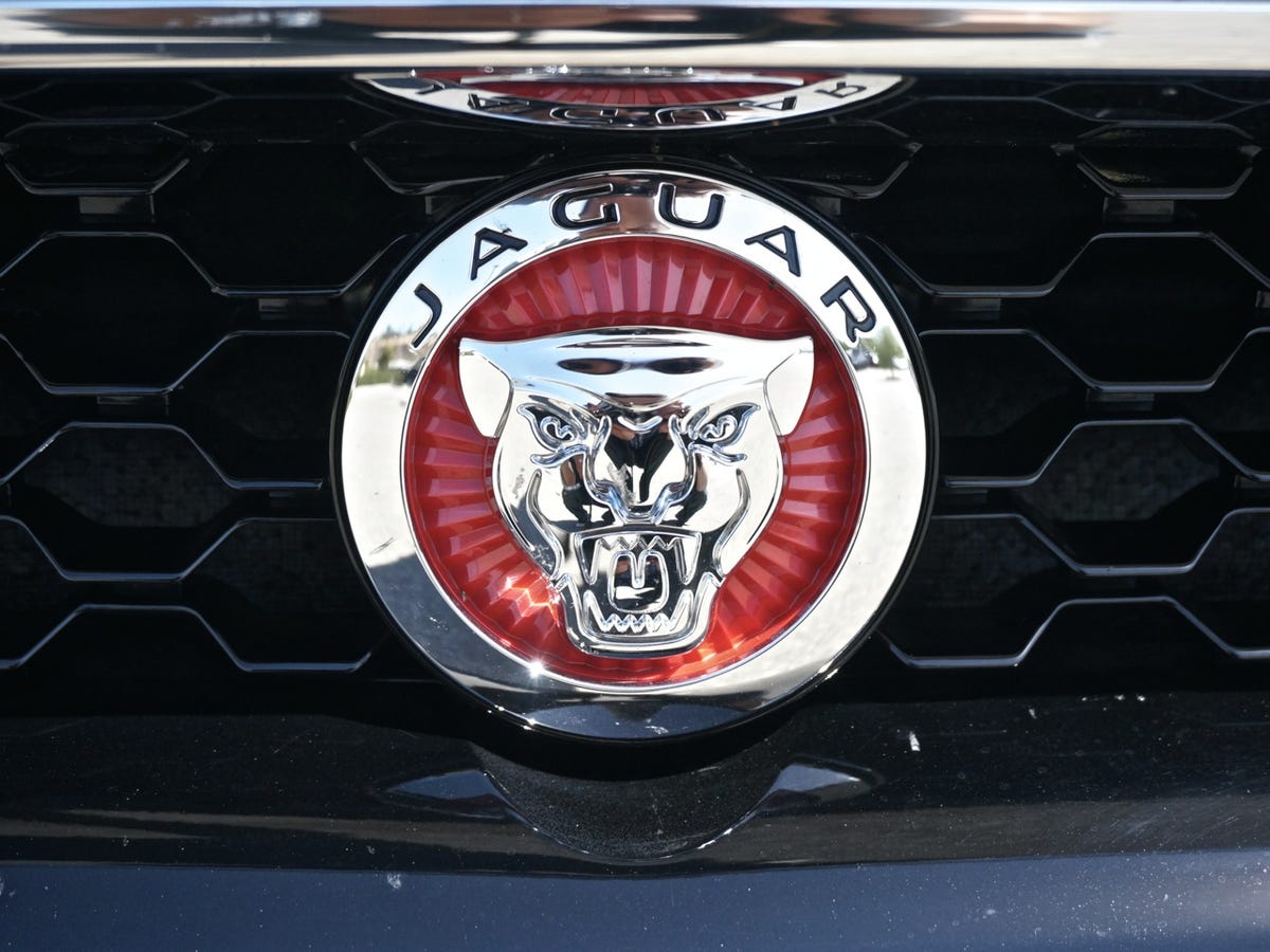 jaguar-f-type-coupe-06.jpg