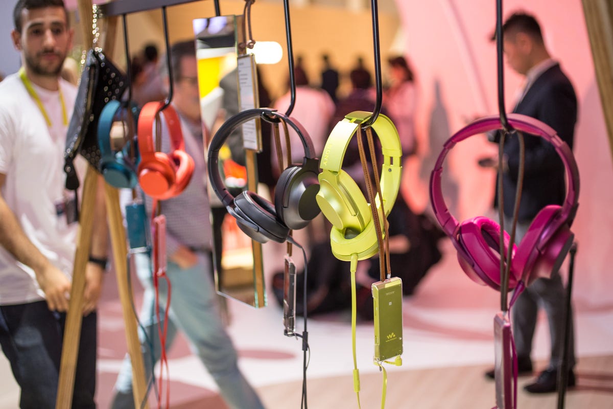 sony-headphones-walkman-hi-res-ifa-2015-15.jpg