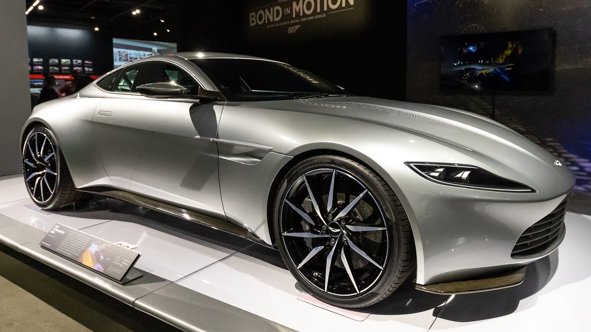 bond-in-motion-at-petersen-automotive-museum-36-of-41