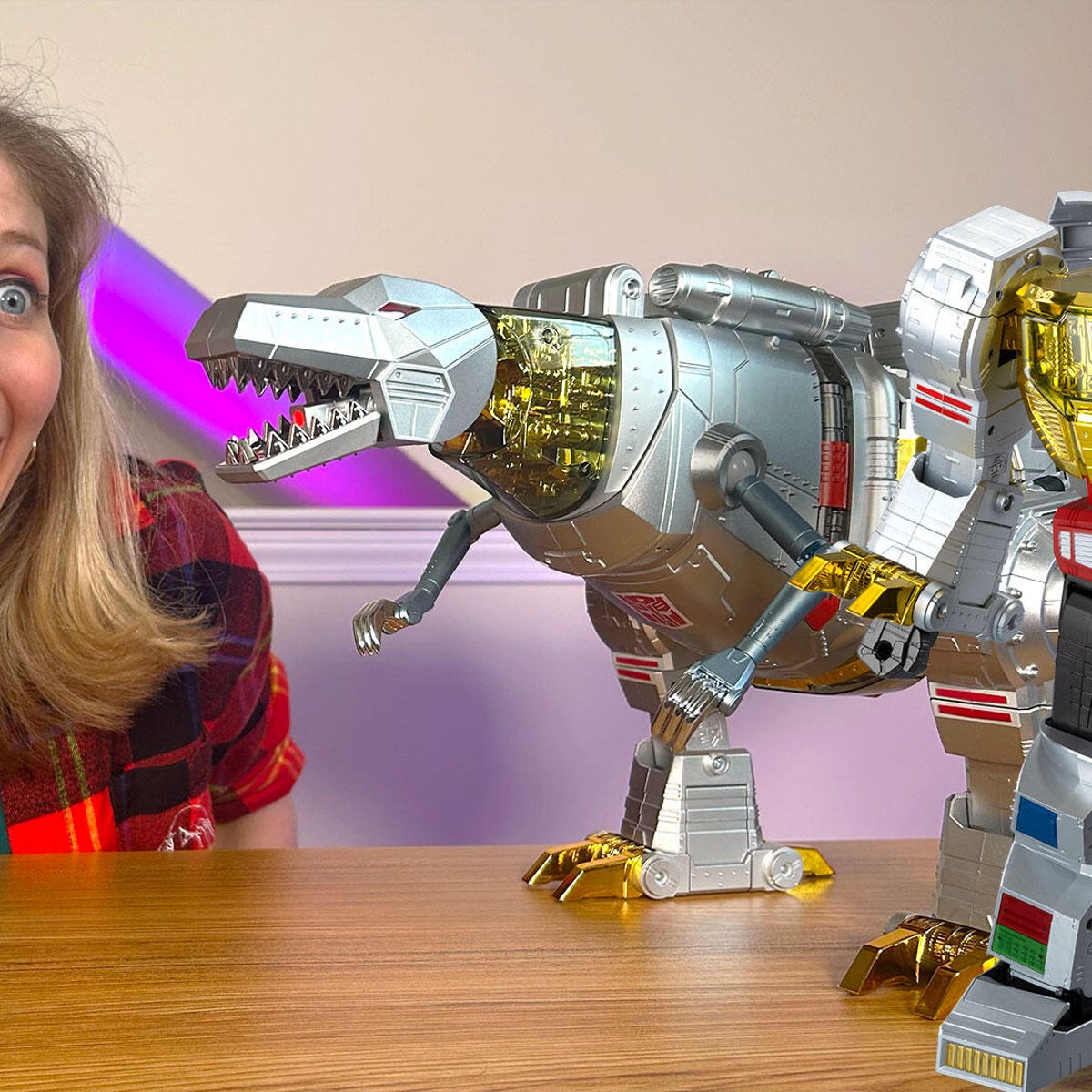 A Robot That Bites: Transformers T-Rex With Voice Commands - CNET