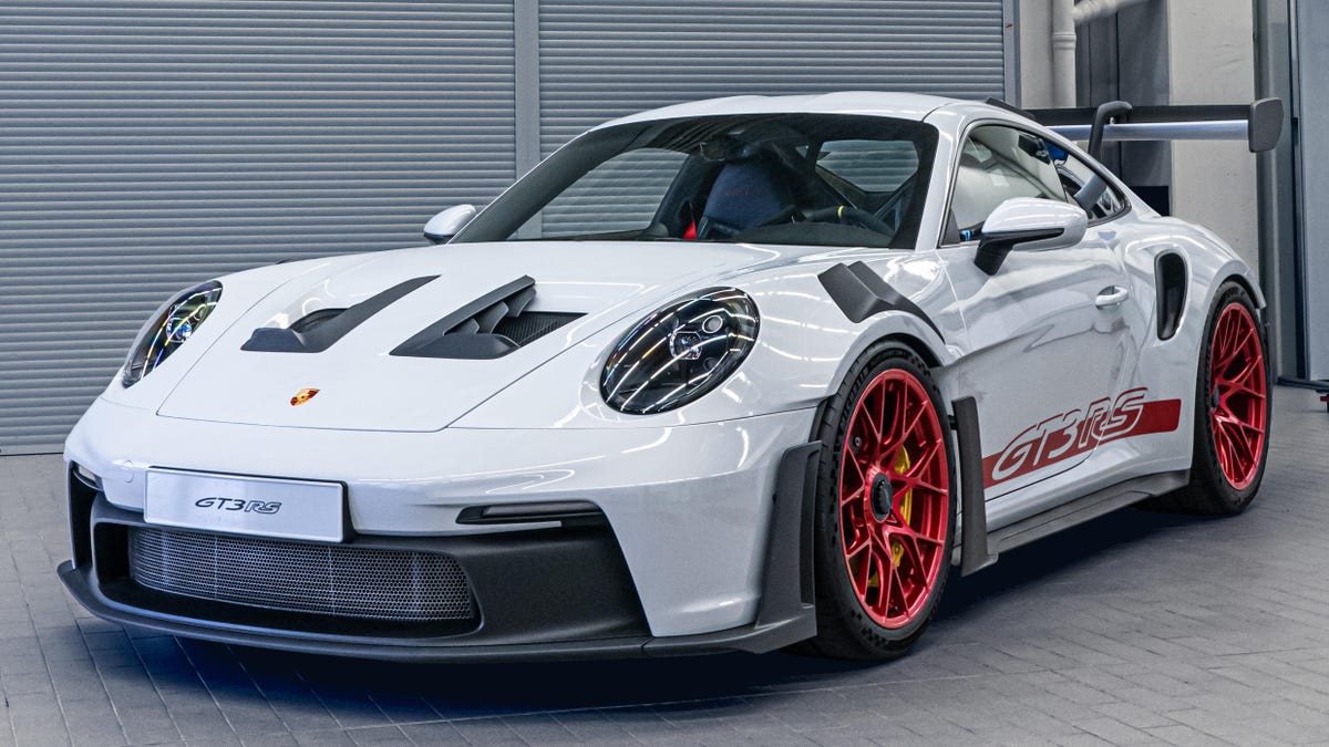 Porsche Pushes the 911 to New Extremes With the New GT3 RS - Video ...