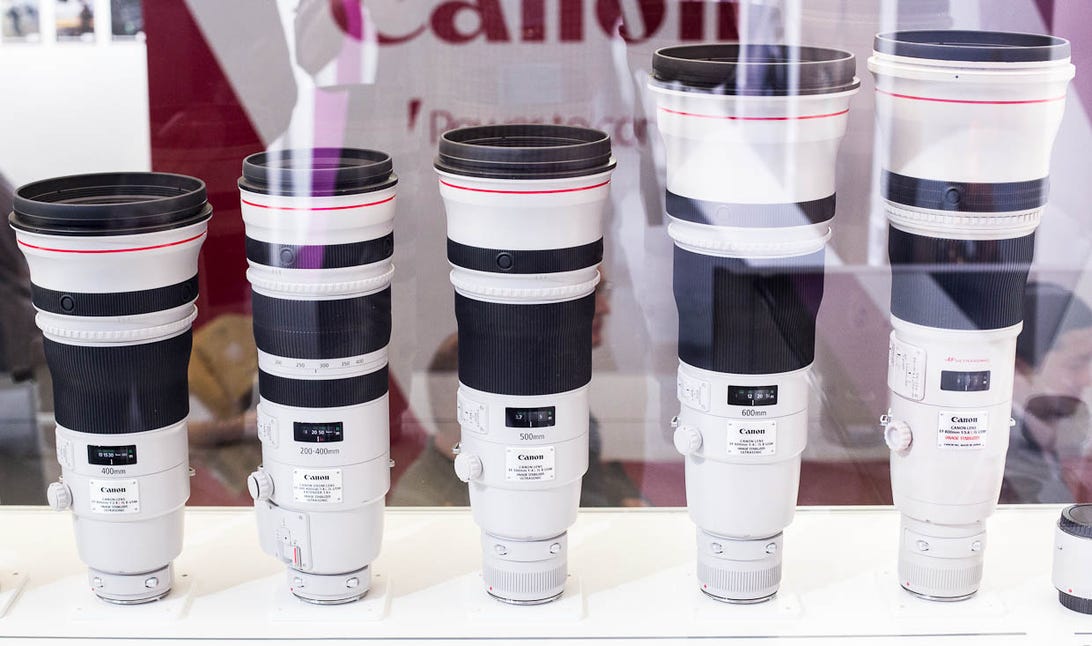 The wide-aperture supertelephoto lineup from Canon includes a 400mm f2.8 lens, the forthcoming 200-400mm f4 lens, the 500mm f4 lens, the 600mm f4 lens, and the 800mm f5.6 lens.