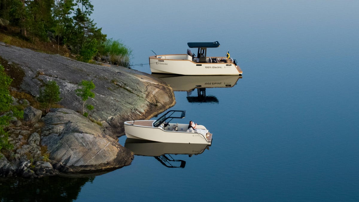 X Shore Eelex 8000 and 1 electric boats
