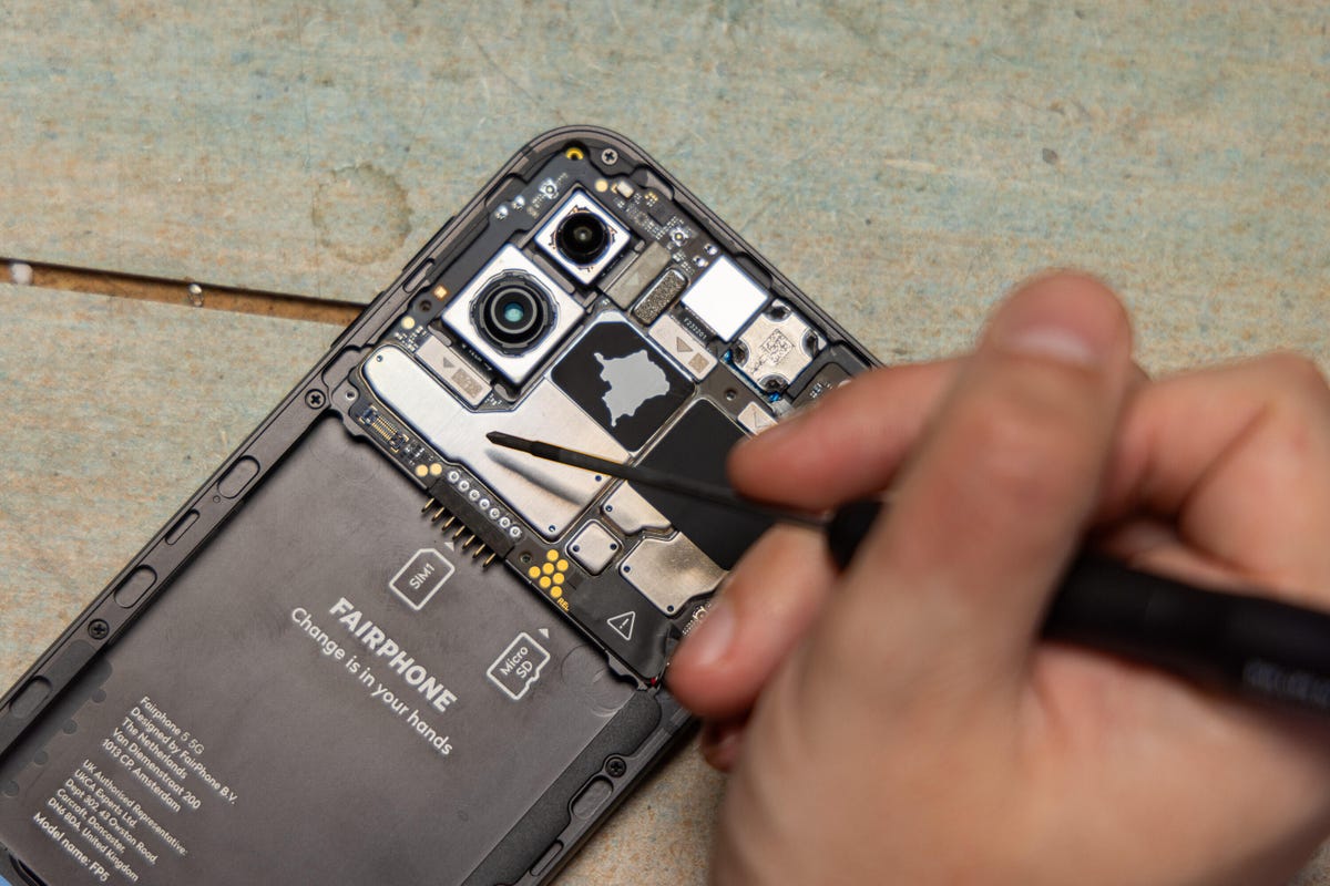 Fairphone 5 Review: The Phone That Wants to Save the World - CNET