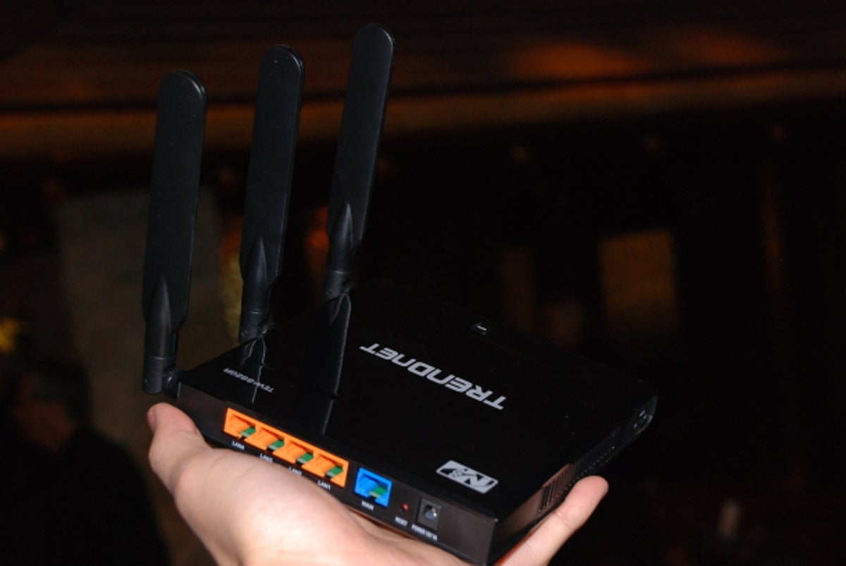 The new TEW-692GR true dual-band 450Mbps Wireless-N router from Trendnet.