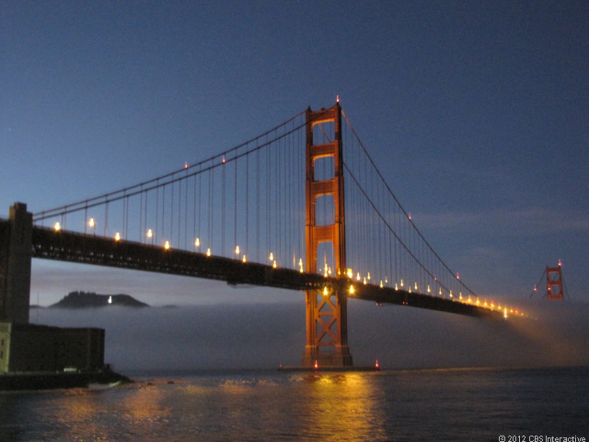 GGB_at_dusk_from_Fort_Point_1.jpg