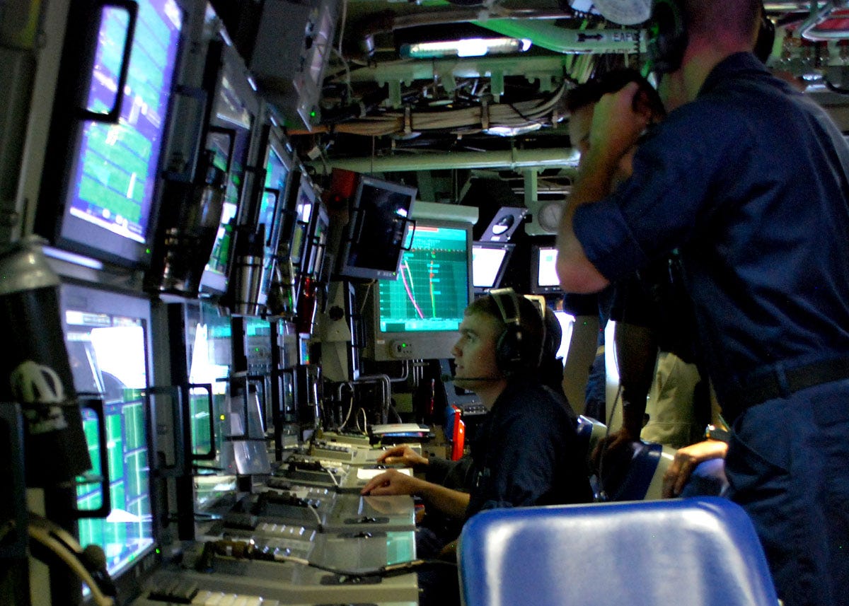 cnet-submarines-control-room-2.jpg