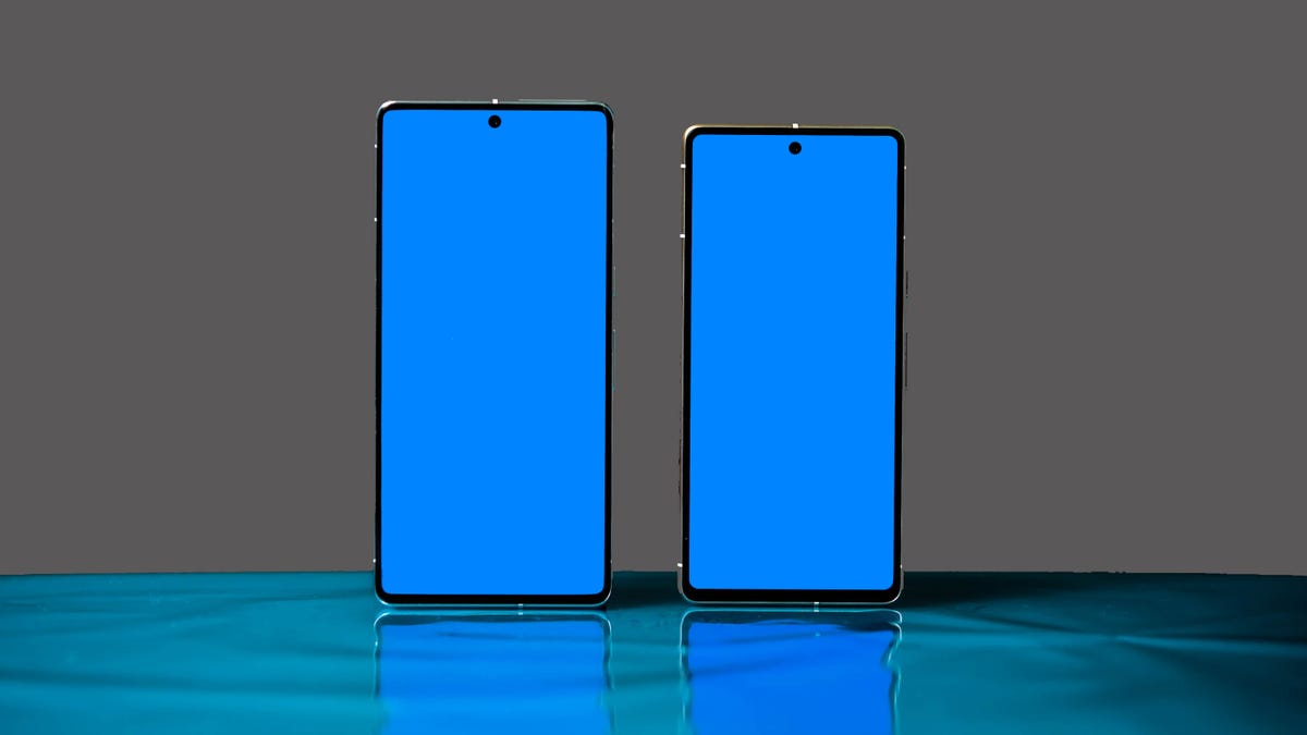 Pixel 7 Pro on the left pictured next to the Pixel 7