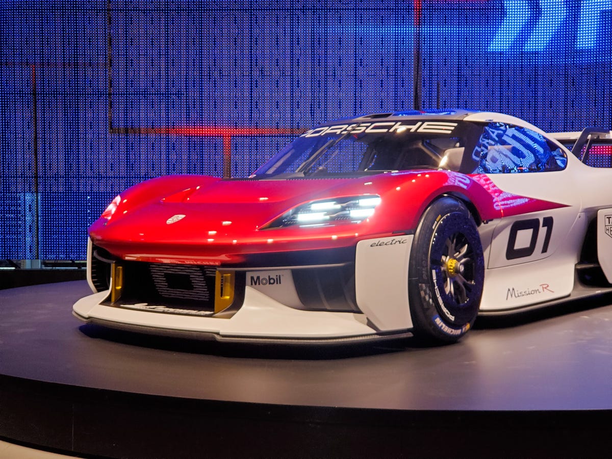 1073-HP Porsche Mission R Previews Customer Racing's EV Future
