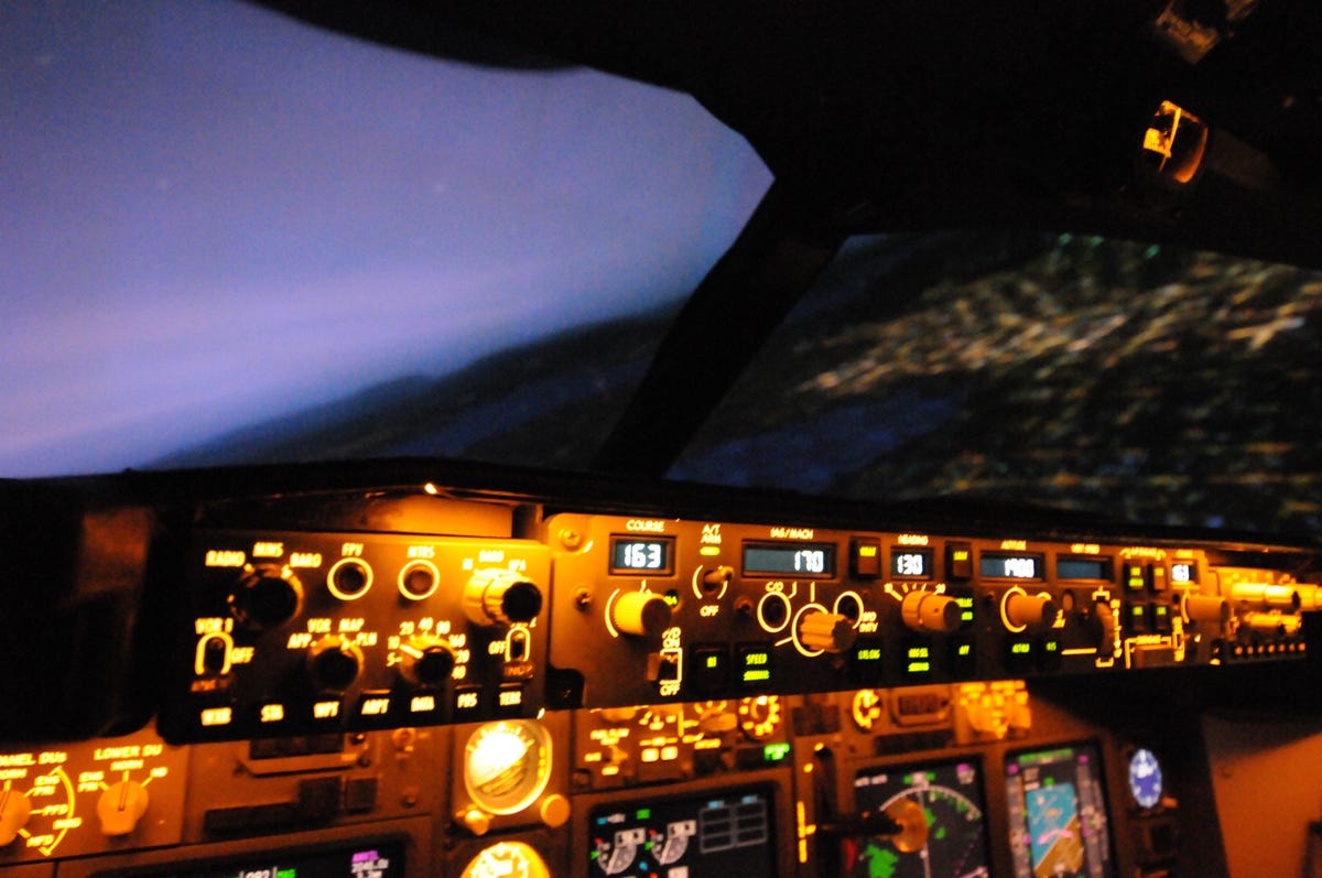 flight-sim-banking-over-seattle.jpg