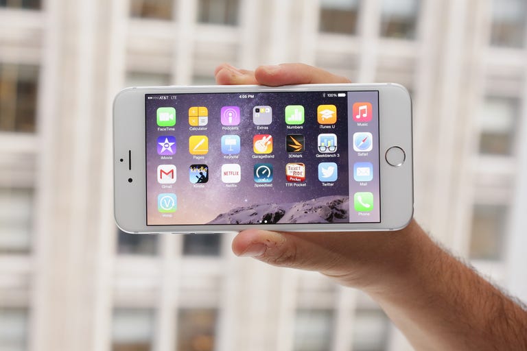 Apple iPhone 6 Plus review: A super-sized phone delivers with a stellar  display and long battery life - CNET