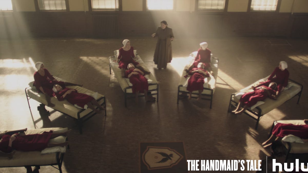 The Handmaid's Tale trailer sets stage for horrifying future - CNET