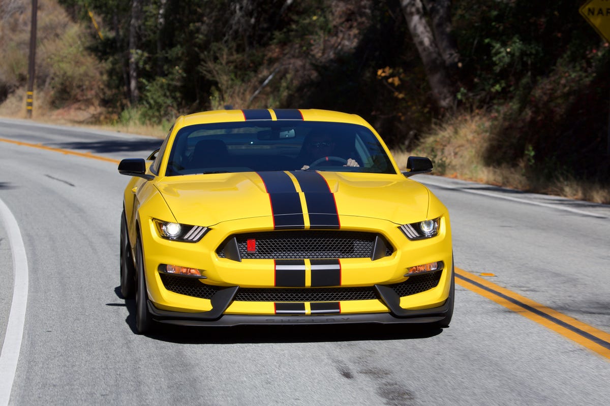 ford-shelby-gt350r-mustang-1.jpg