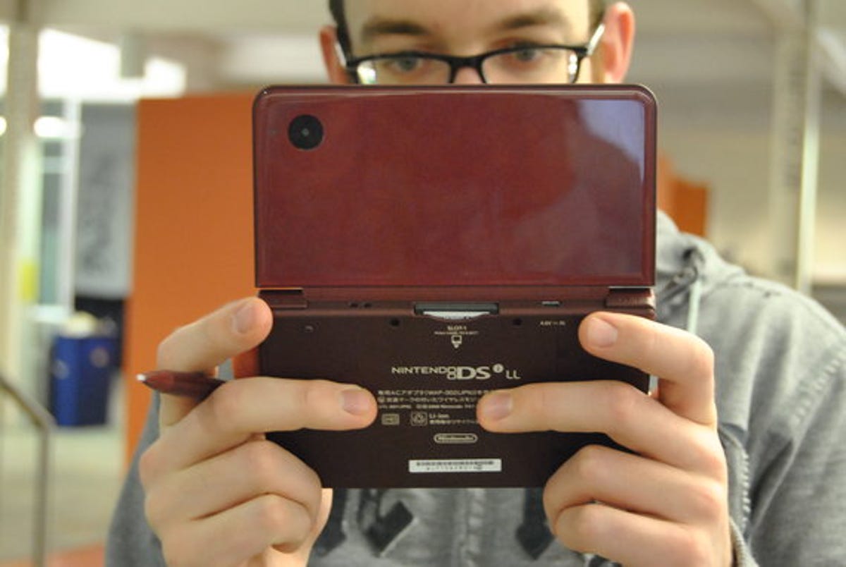 Hands-on with the Nintendo DSi - CNET