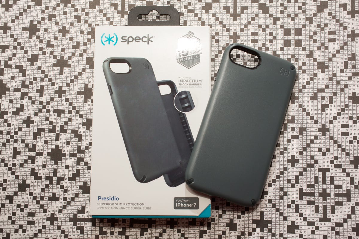 speck-presidio-series-for-iphone-7-and-iphone-7-plus-09.jpg