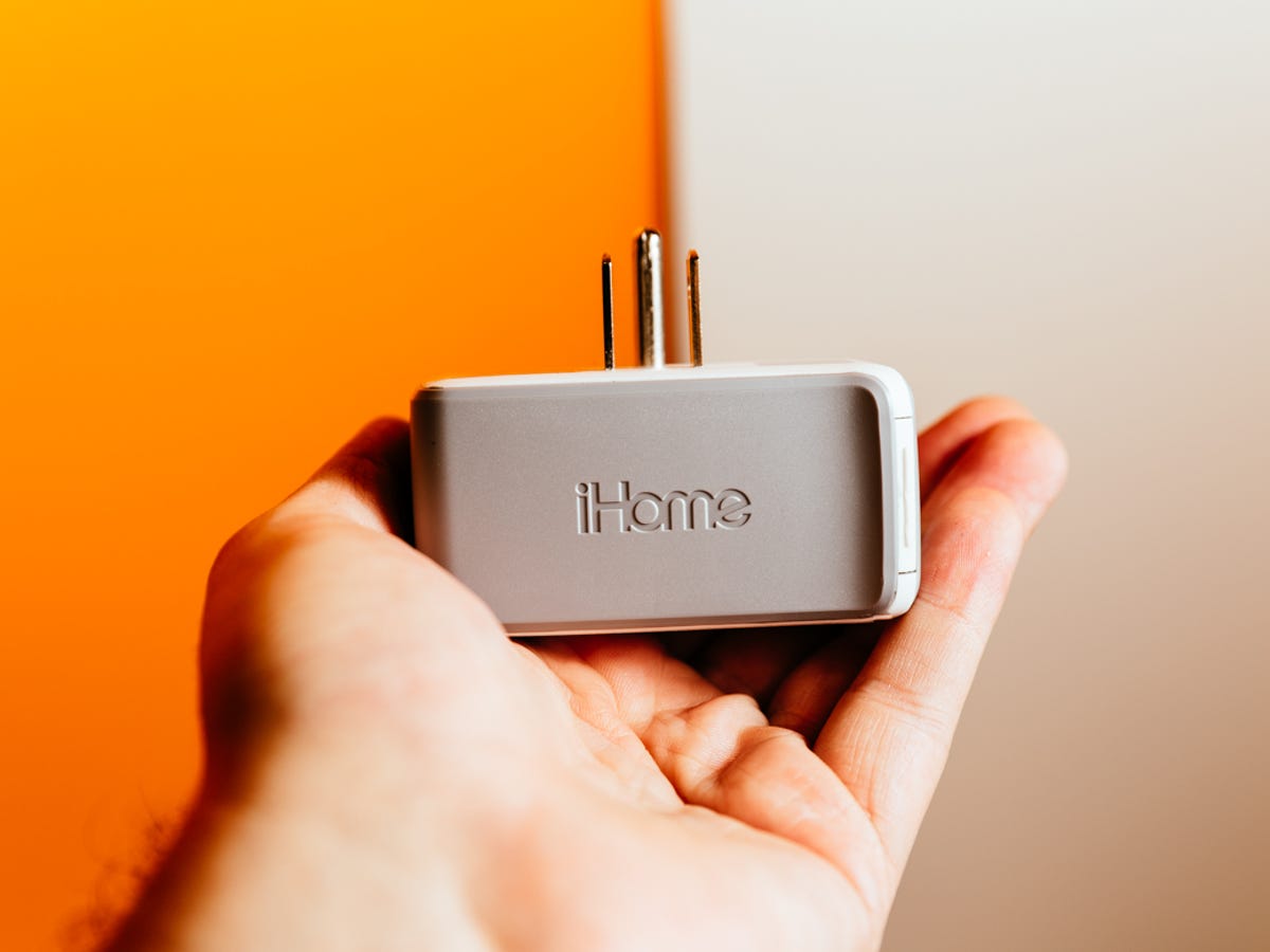 ihome-isp5-smartplug-product-photos-6.jpg