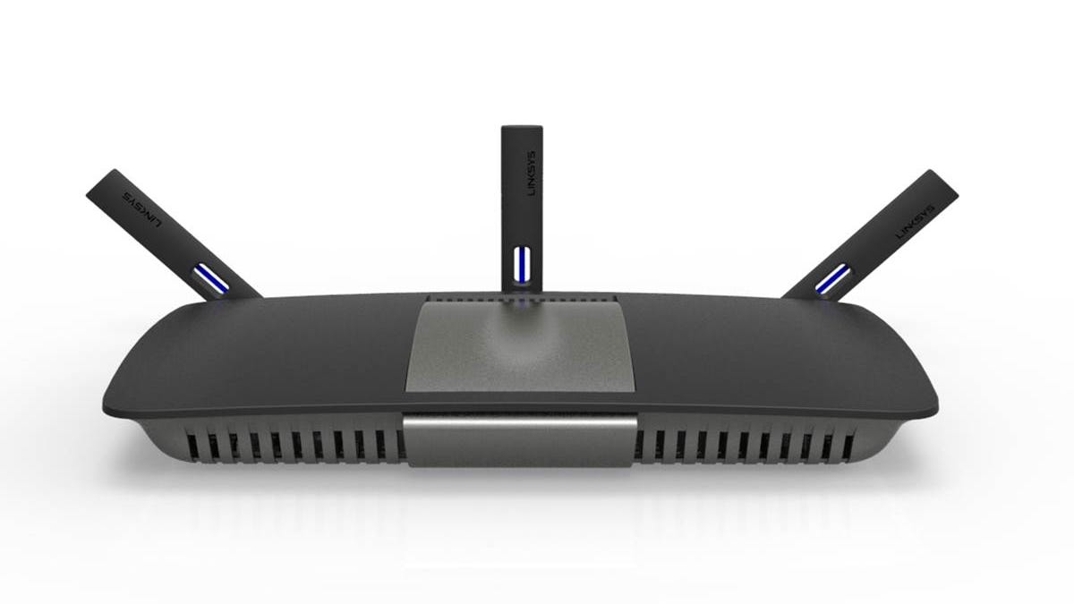 The Linksys EA6900 is the first in the EA series to have external antennas.