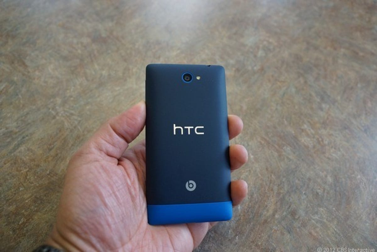 HTC_Windows_Phone_8S_back_blue.jpg