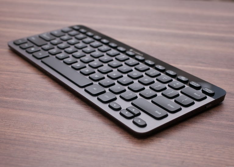 ratón o rata enero patata Logitech Bluetooth Illuminated Keyboard K810 review: Typing luxury for  multidevice households - CNET
