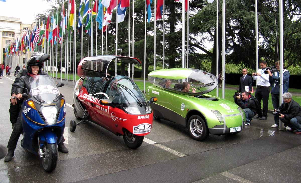 Solar-powered EVs line up for start of Zero Race in Geneva.