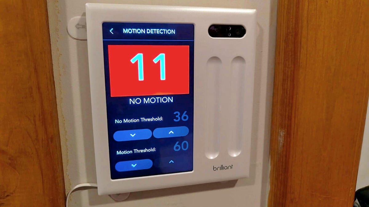 Página do sensor de movimento Brilliant Smart Home Control (painel plug-in) na guia de configurações