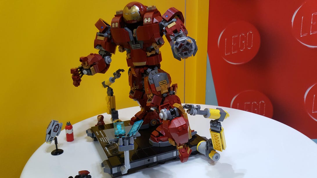 lego-hulkbuster-iron-man-toy-fair-mike-sorrentino-cnet-1