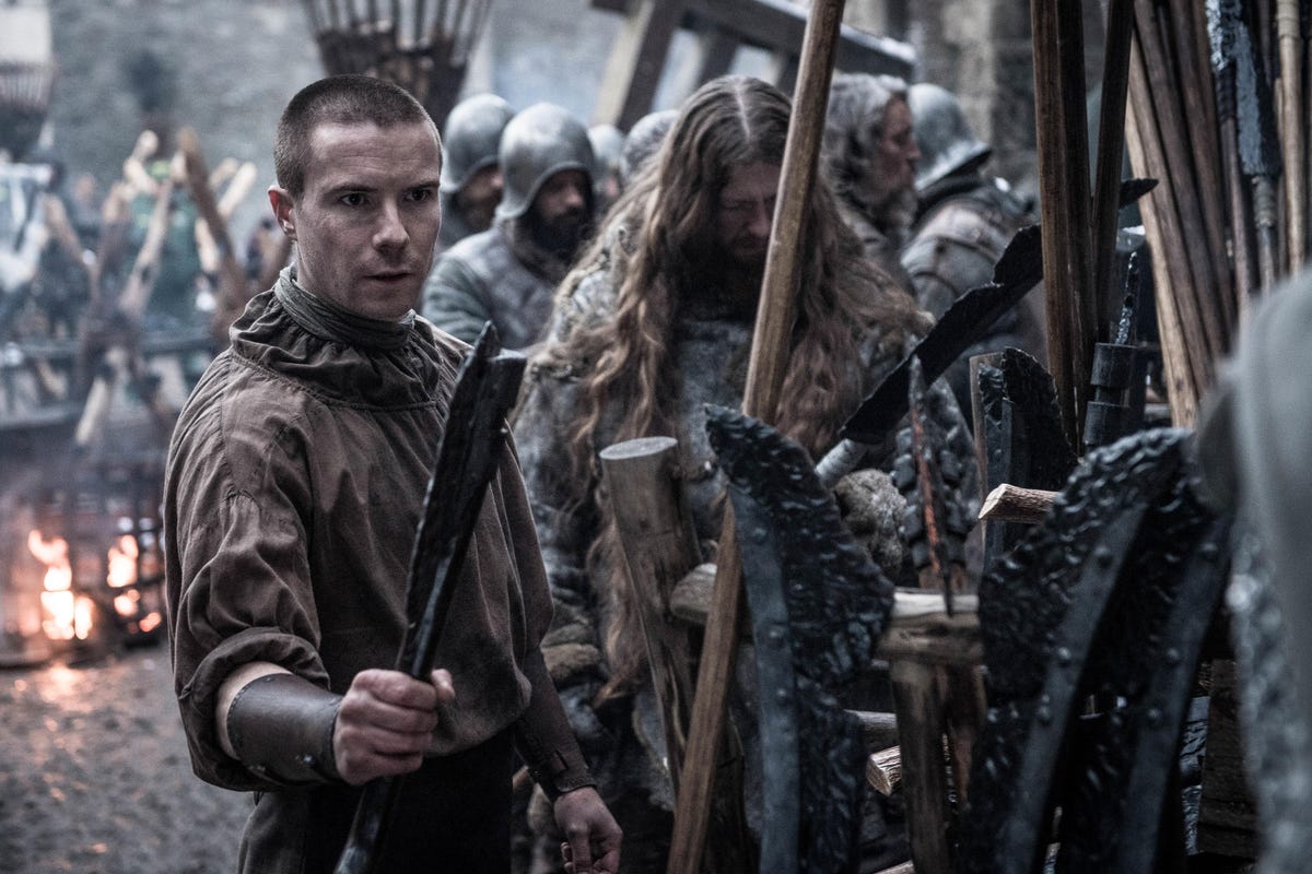 game-of-thrones-season-8-episode-2-gendry-outside-weapons