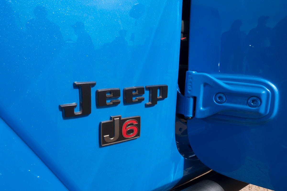 Jeep J6 concept