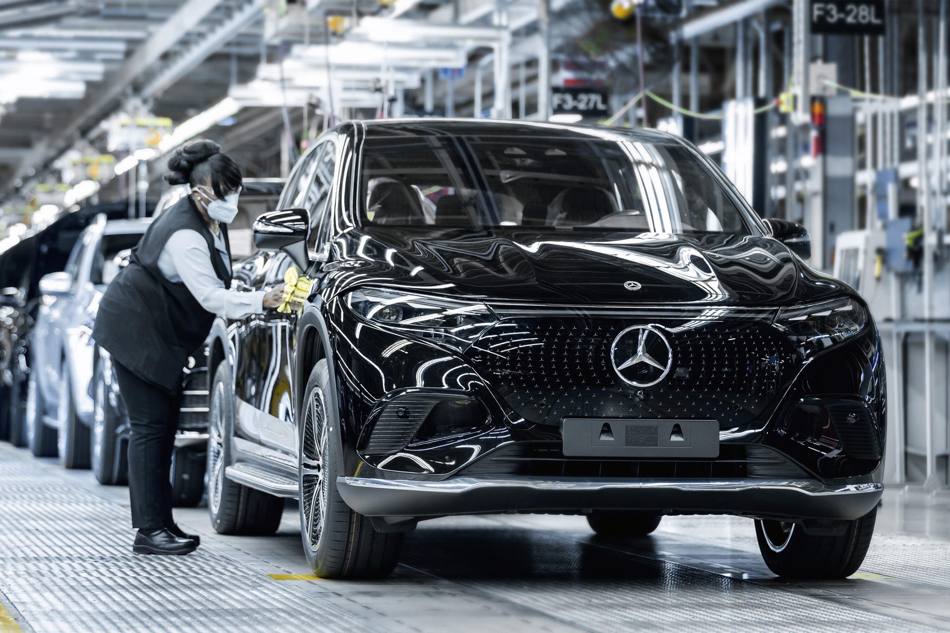 Mercedes EQS SUV Production
