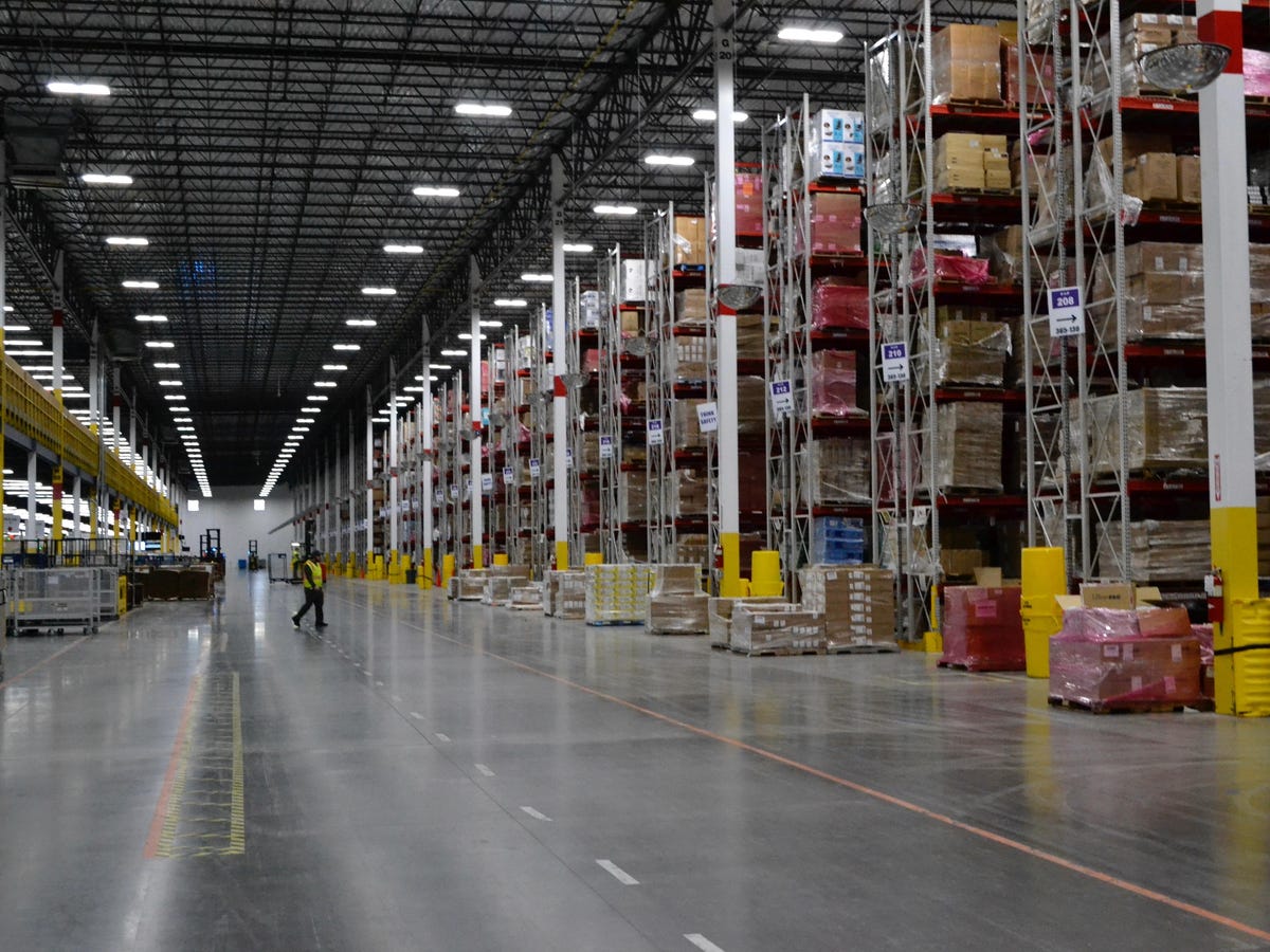 Inside an  warehouse that ships your supersized purchases - CNET
