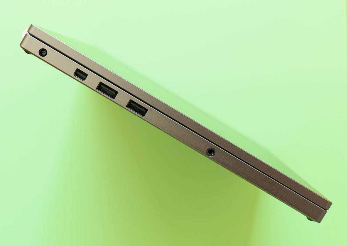 The Chromebook Pixel measures 297.7 x 224.6 x 16.2mm.