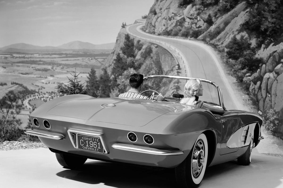 1961-chevrolet-corvette-2