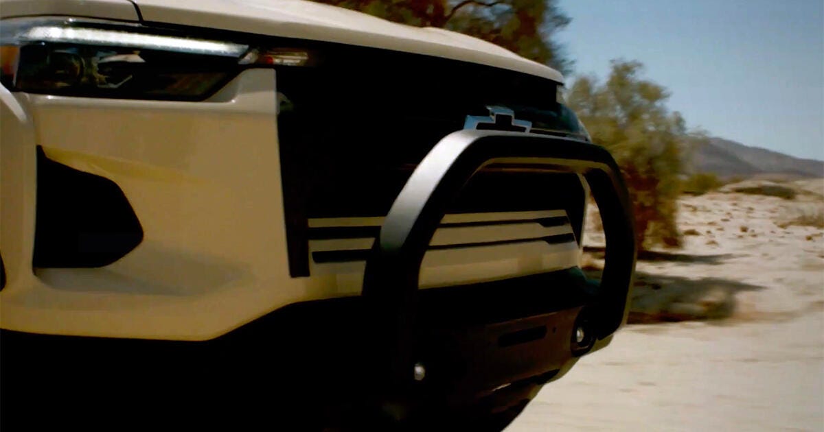 2023-chevy-colorado-pickup-teased-in-off-road-zr2-trim