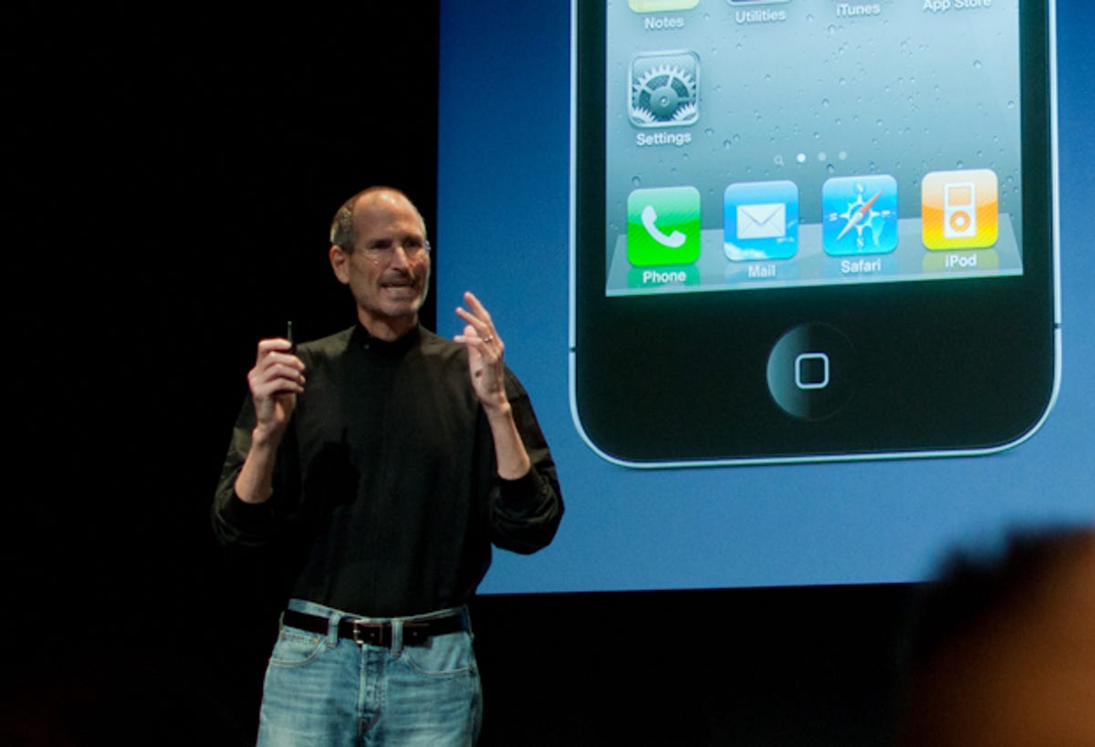 Steve Jobs at iPhone 4 antenna press event