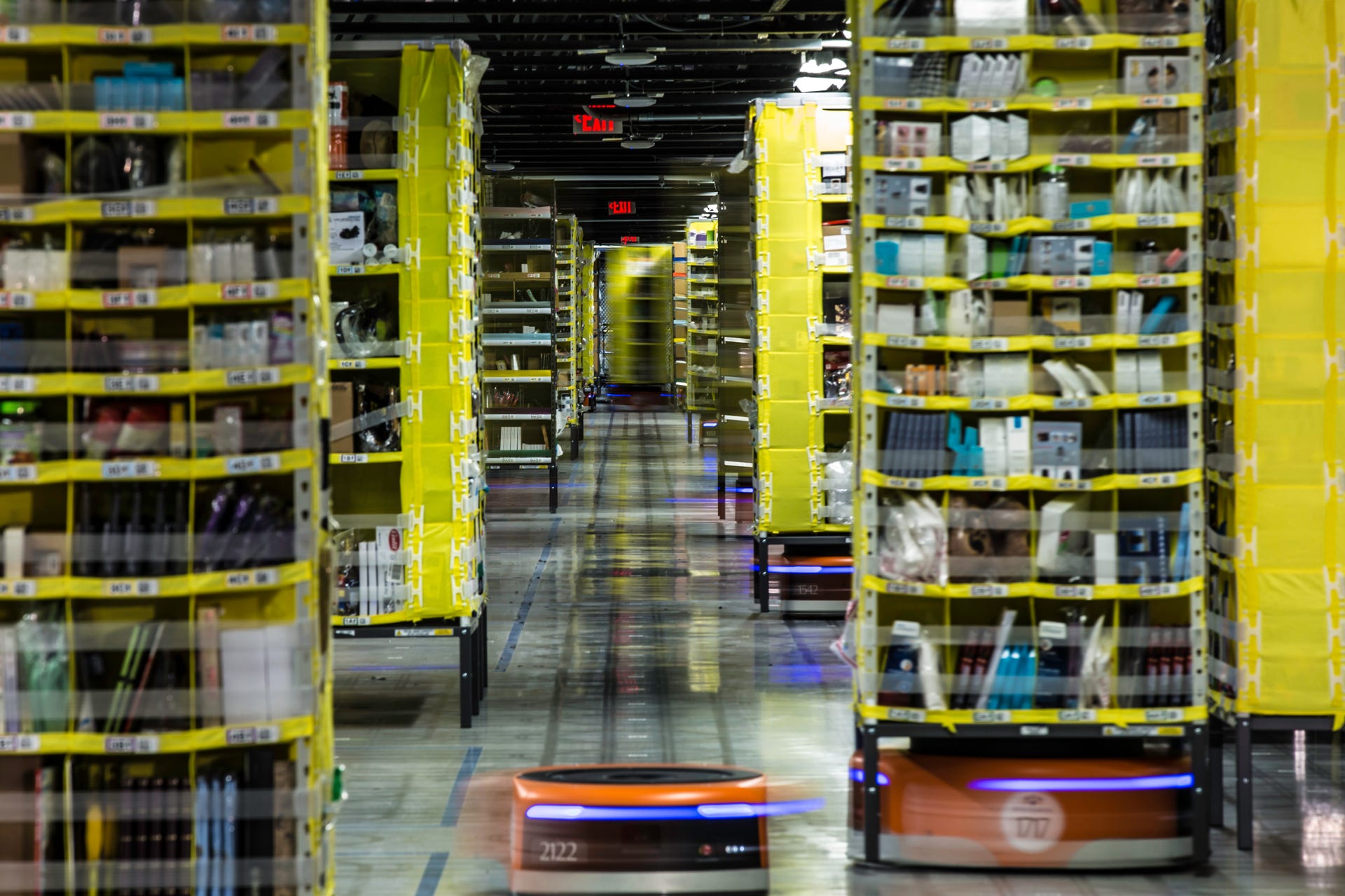 Amazon warehouse shipping fulfillment center