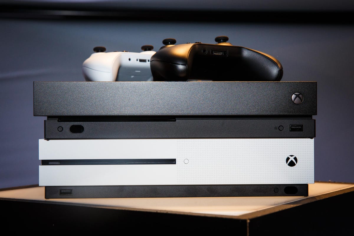 gebaar sensatie stoomboot Xbox One X vs. Xbox One S: Side-by-side photo comparison - CNET