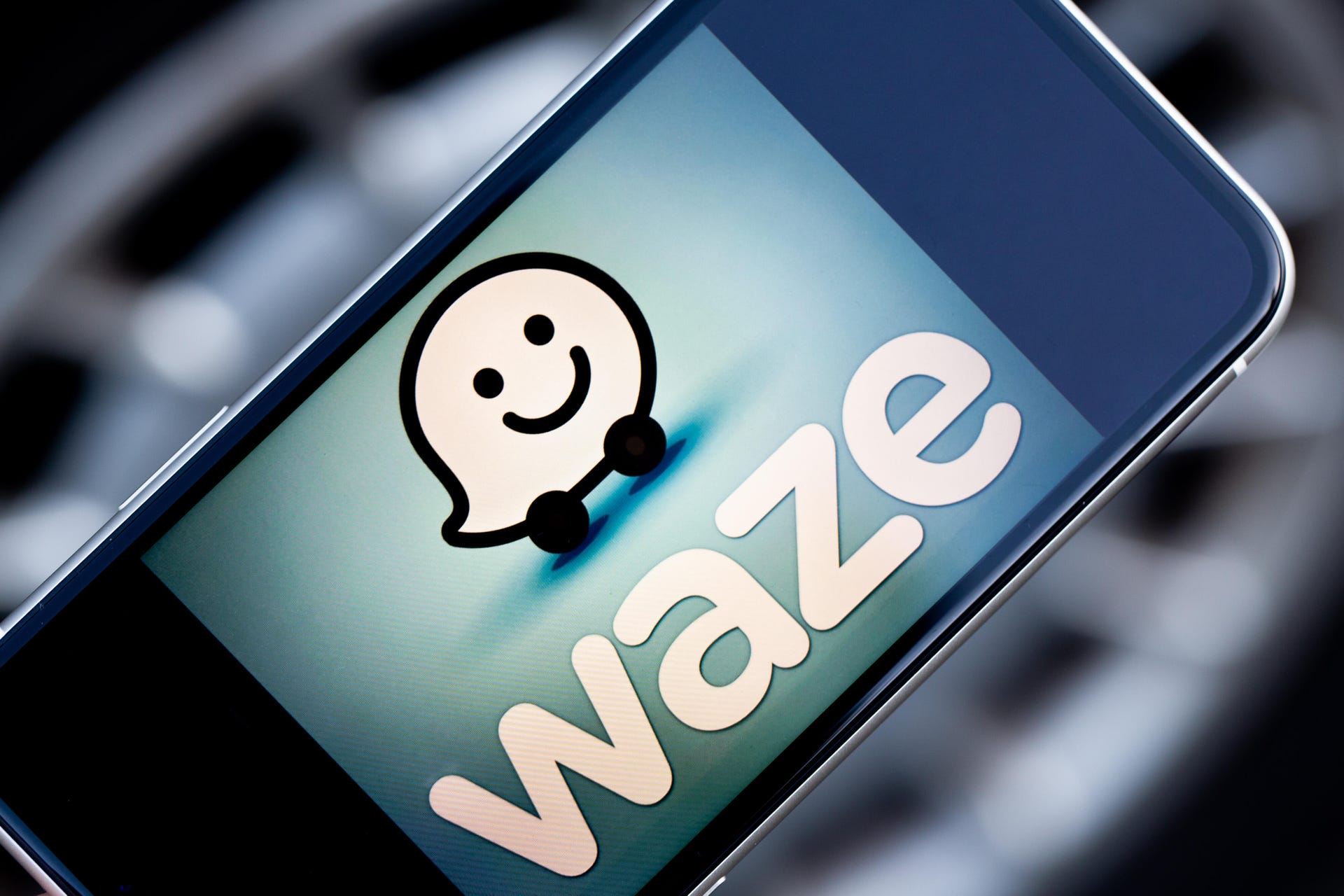 waze-logo-app-phone-car-1227