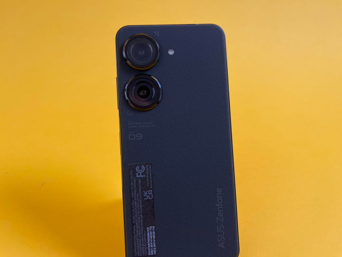 The Asus Zenfone 9 cameras